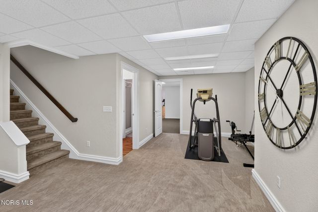 602 Laguna Point, Holland, OH 43528