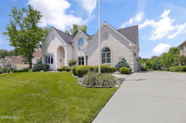 602 Laguna Point, Holland, OH 43528