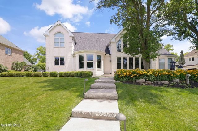 602 Laguna Point, Holland, OH 43528