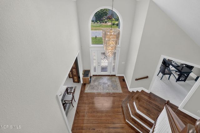 602 Laguna Point, Holland, OH 43528