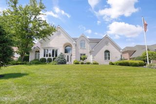 602 Laguna Point, Holland, OH 43528