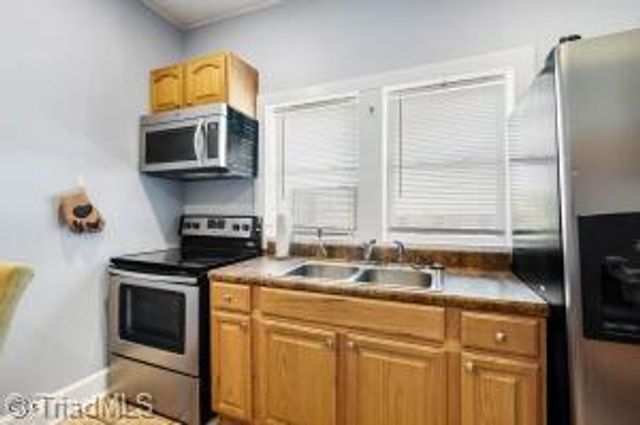 407 Oak Street, Graham, NC 27253