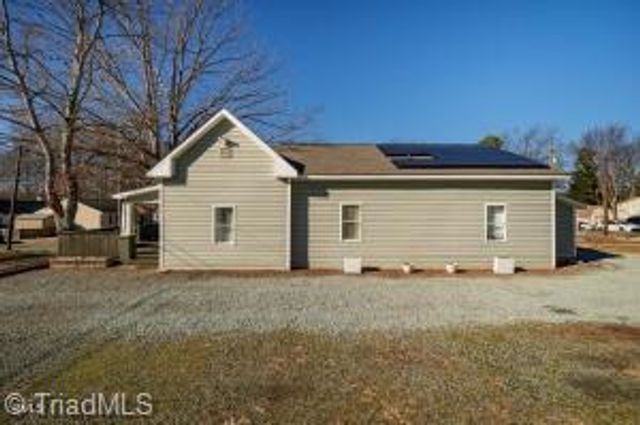 407 Oak Street, Graham, NC 27253