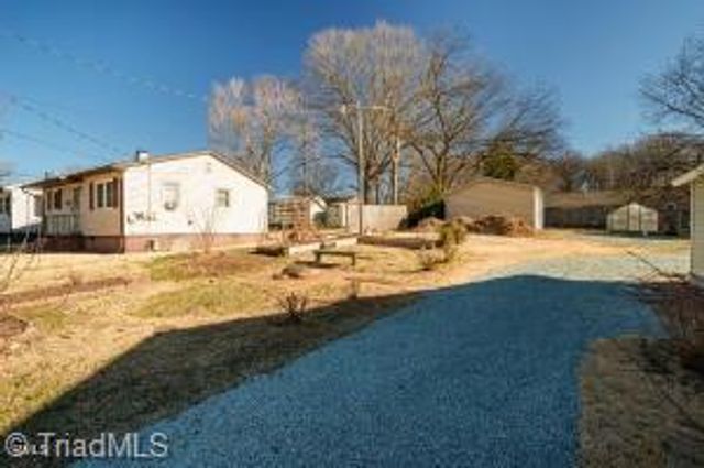 407 Oak Street, Graham, NC 27253