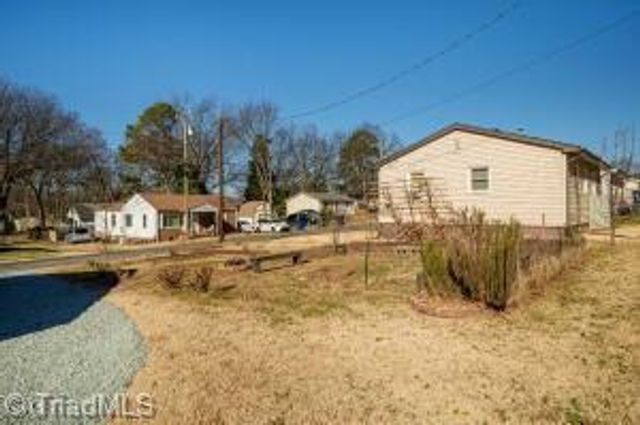 407 Oak Street, Graham, NC 27253