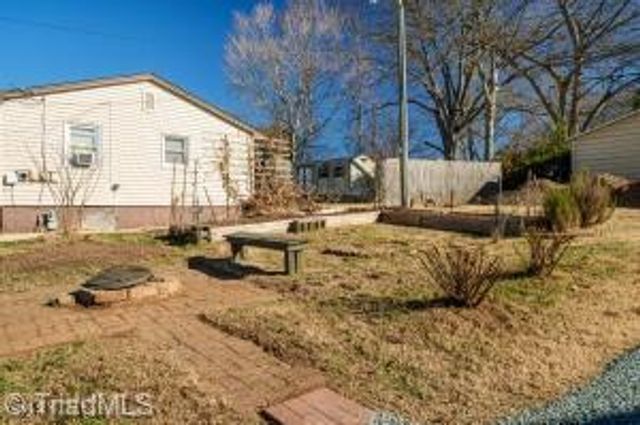 407 Oak Street, Graham, NC 27253