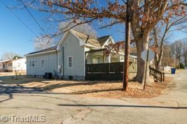 407 Oak Street, Graham, NC 27253