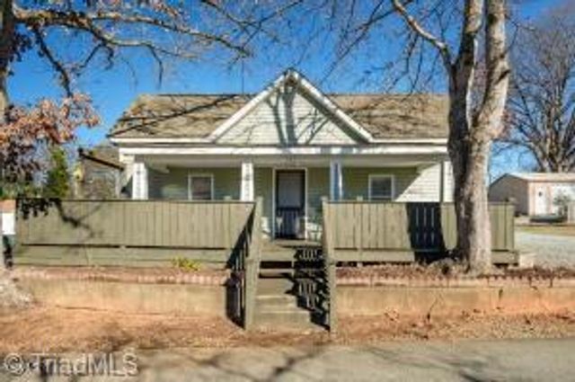 407 Oak Street, Graham, NC 27253