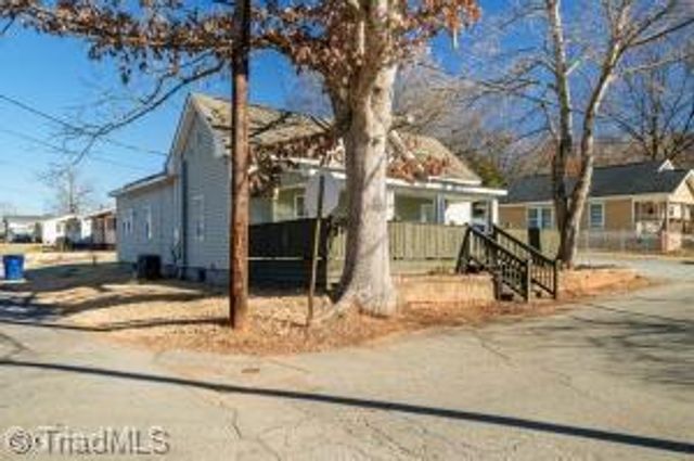 407 Oak Street, Graham, NC 27253