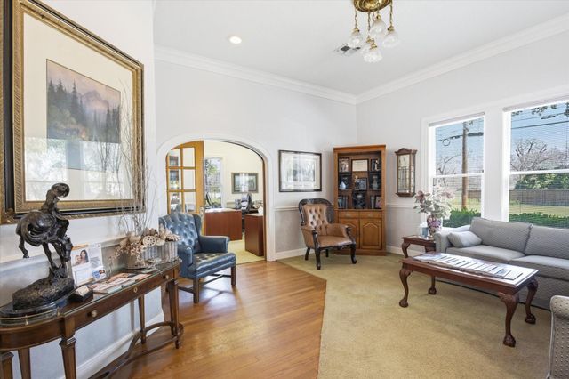 717 E 1st Street 1, Humble, TX 77338