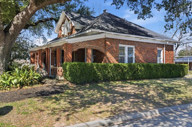 717 E 1st Street 1, Humble, TX 77338