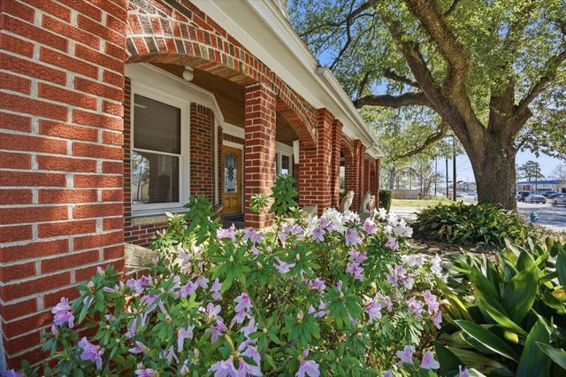 717 E 1st Street 1, Humble, TX 77338