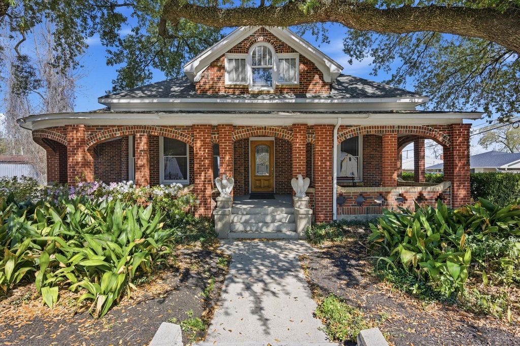 717 E 1st Street 1, Humble, TX 77338