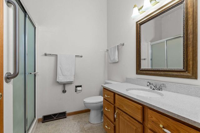 1513 DICKENSON COURT, Neenah, WI 54956