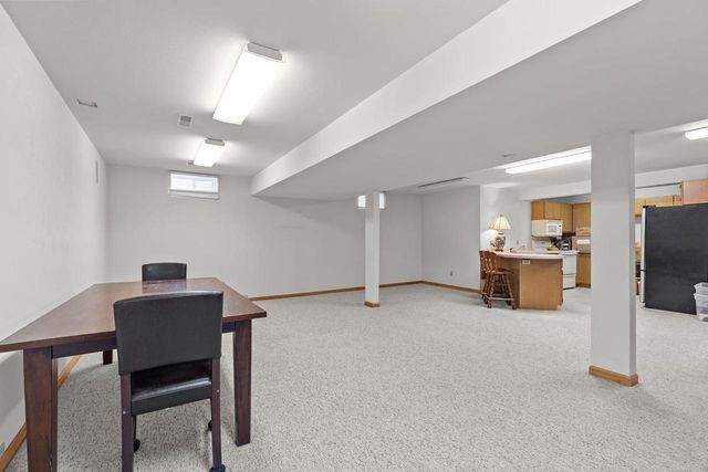 1513 DICKENSON COURT, Neenah, WI 54956