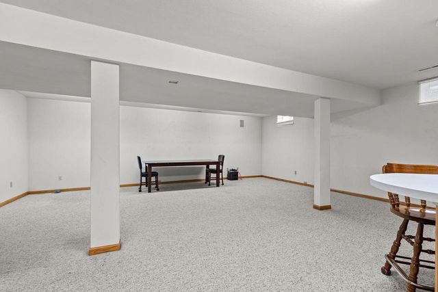 1513 DICKENSON COURT, Neenah, WI 54956