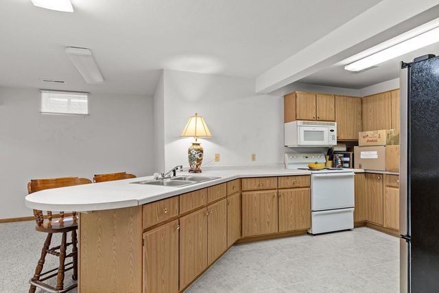 1513 DICKENSON COURT, Neenah, WI 54956