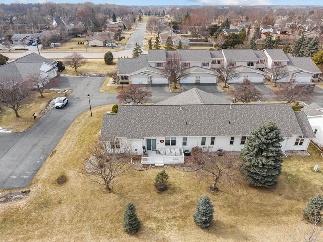 1513 DICKENSON COURT, Neenah, WI 54956