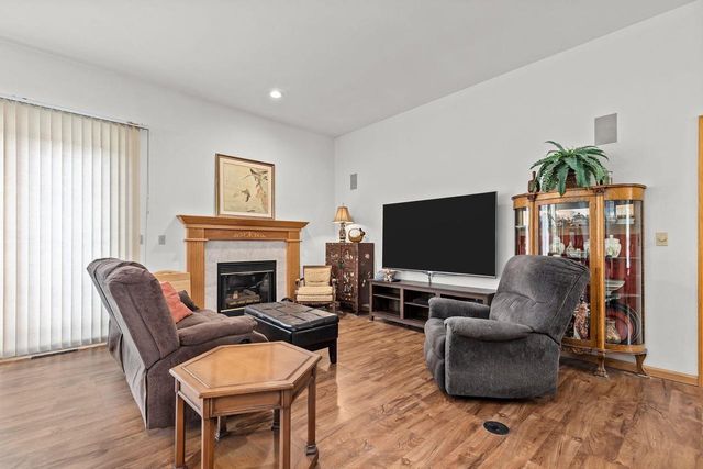 1513 DICKENSON COURT, Neenah, WI 54956