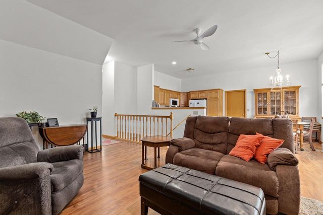 1513 DICKENSON COURT, Neenah, WI 54956