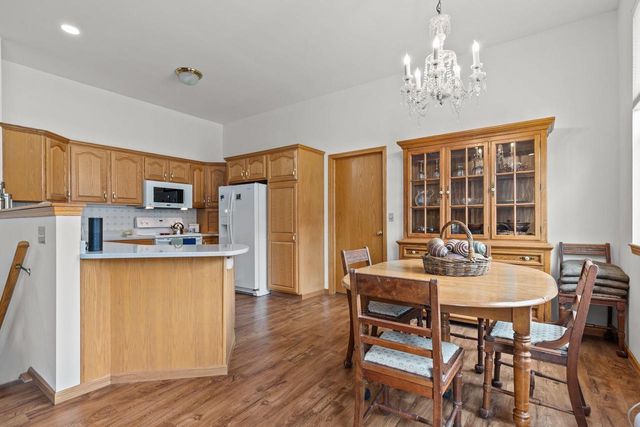 1513 DICKENSON COURT, Neenah, WI 54956