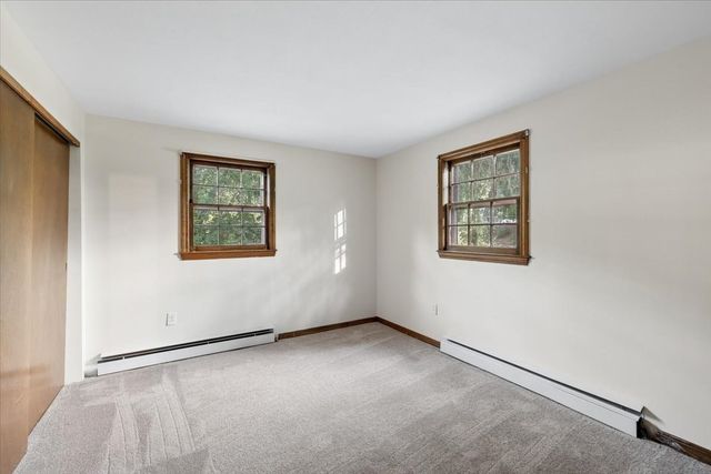 14 Concord Rd, Westford, MA 01886