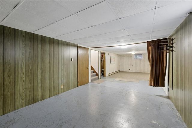 14 Concord Rd, Westford, MA 01886