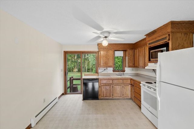 14 Concord Rd, Westford, MA 01886