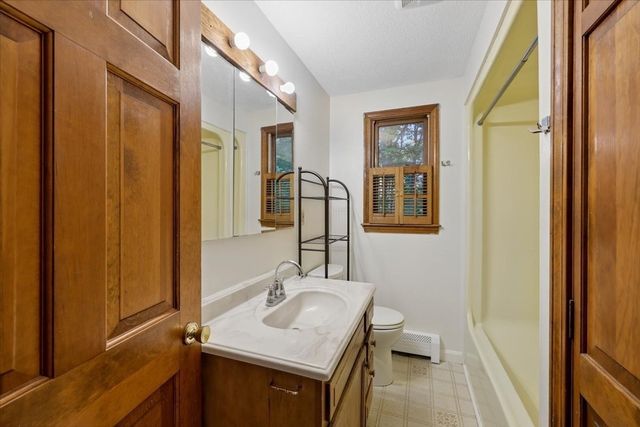 14 Concord Rd, Westford, MA 01886