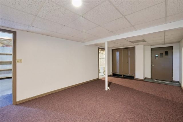 14 Concord Rd, Westford, MA 01886