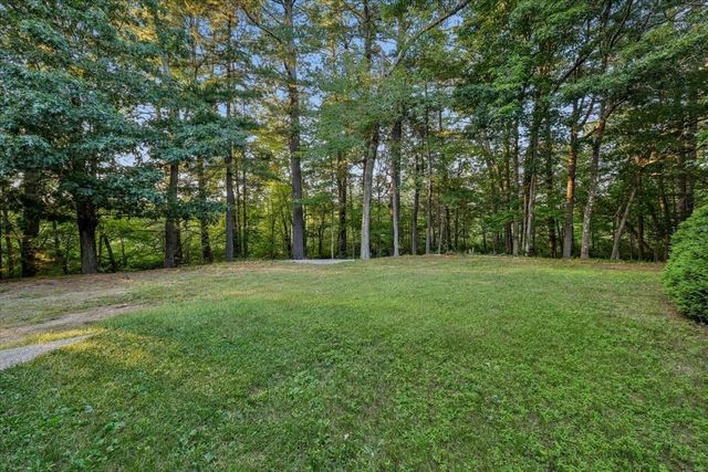 14 Concord Rd, Westford, MA 01886