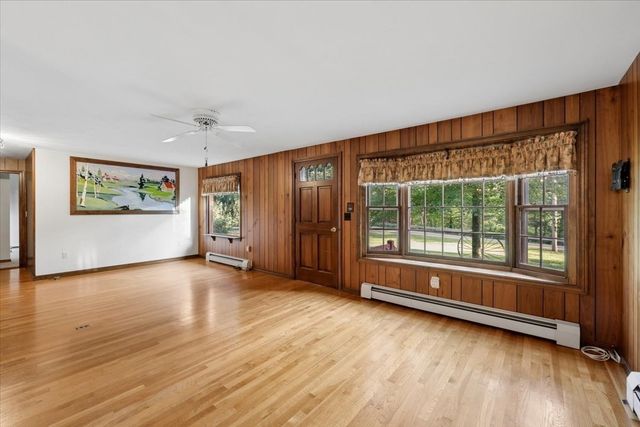 14 Concord Rd, Westford, MA 01886