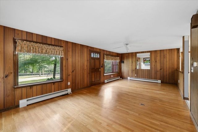 14 Concord Rd, Westford, MA 01886