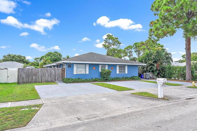 9050 E Highland Pines Boulevard, Palm Beach Gardens, FL 33418