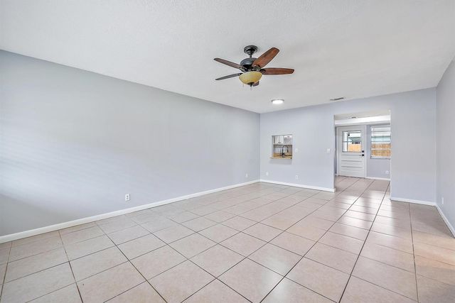 9050 E Highland Pines Boulevard, Palm Beach Gardens, FL 33418