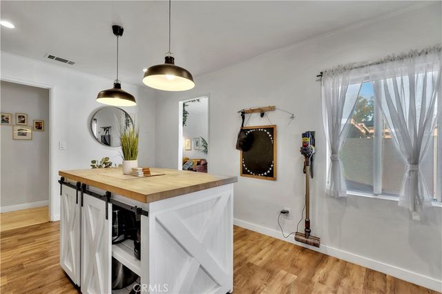 6514 Coldwater Canyon, Valley Village, CA 91606