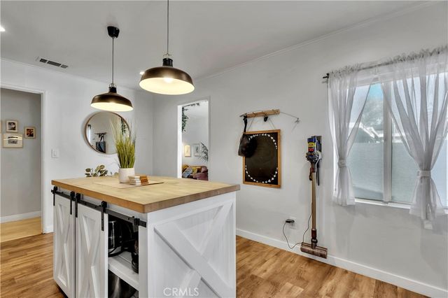 6514 Coldwater Canyon, Valley Village, CA 91606