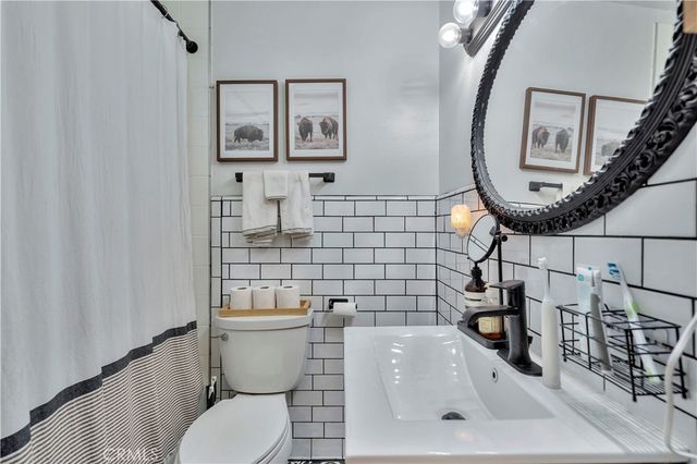 6514 Coldwater Canyon, Valley Village, CA 91606