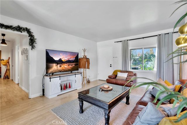 6514 Coldwater Canyon, Valley Village, CA 91606