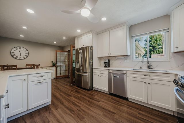 438 Electric Avenue, Westerville, OH 43081