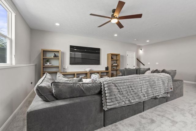 9144 Coe Drive, Plain City, OH 43064