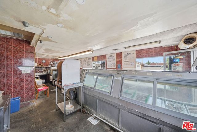 1021 W 101st Street, Los Angeles, CA 90044