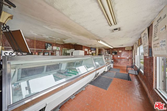 1021 W 101st Street, Los Angeles, CA 90044