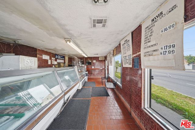 1021 W 101st Street, Los Angeles, CA 90044