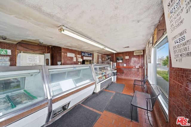 1021 W 101st Street, Los Angeles, CA 90044