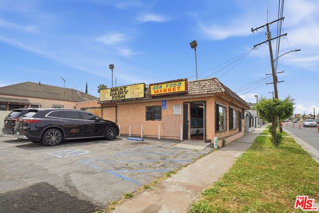 1021 W 101st Street, Los Angeles, CA 90044
