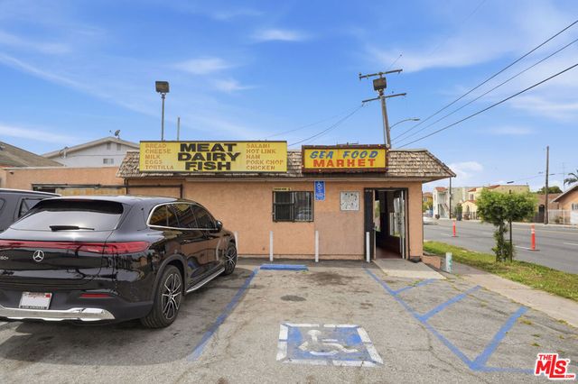 1021 W 101st Street, Los Angeles, CA 90044