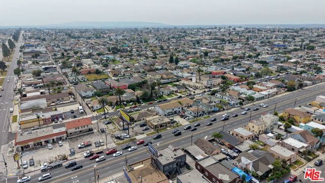 1021 W 101st Street, Los Angeles, CA 90044