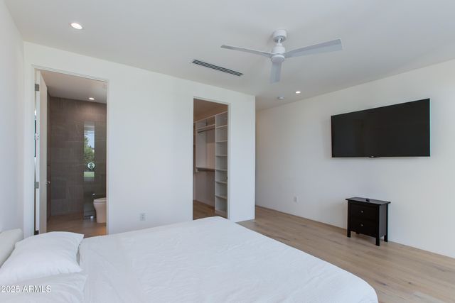 4002 E AVALON Drive, Phoenix, AZ 85018