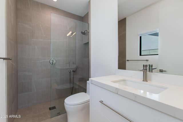 4002 E AVALON Drive, Phoenix, AZ 85018